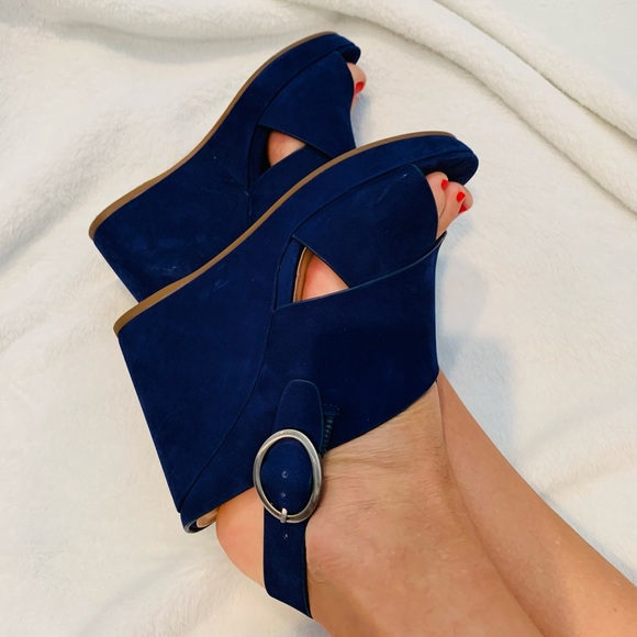 Vince Camuto blue suede wedges - Picture 3 of 5